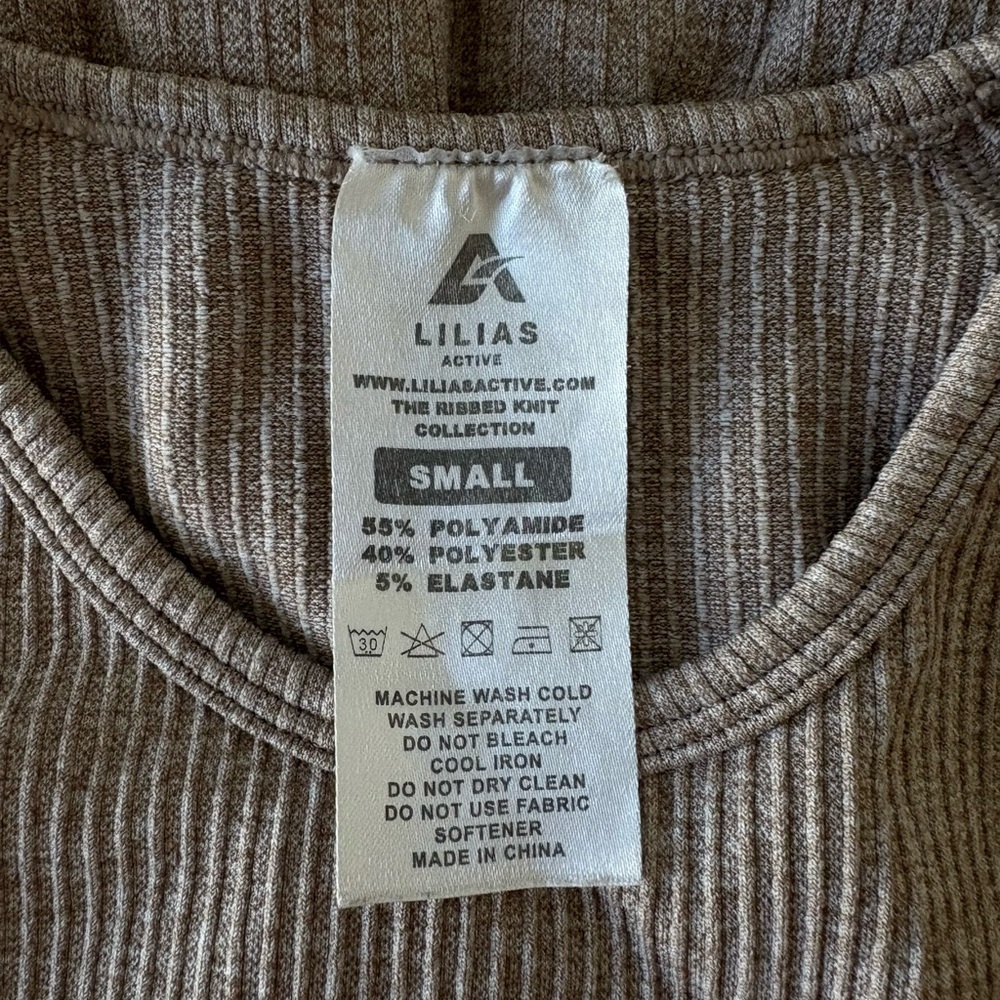 Lilias Active Ribbed Two-Piece Workout Set - Picture 3 of 4